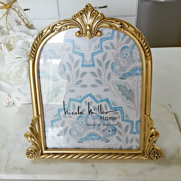 NEW! NICOLE MILLER Shell MOTIF 8" x 10" PHOTO Picture FRAME - Picture 1 of 5
